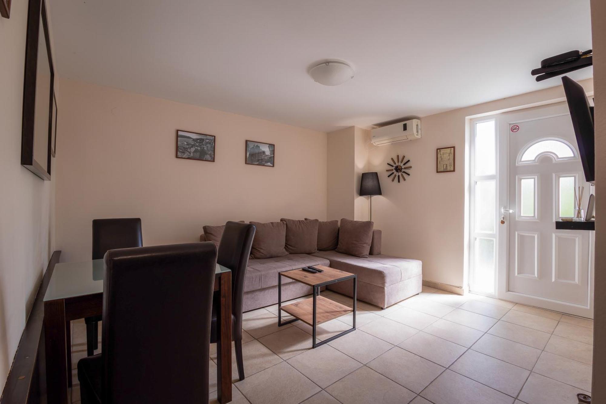 Apartmani Bijelic Hn Херцег-Нови Экстерьер фото
