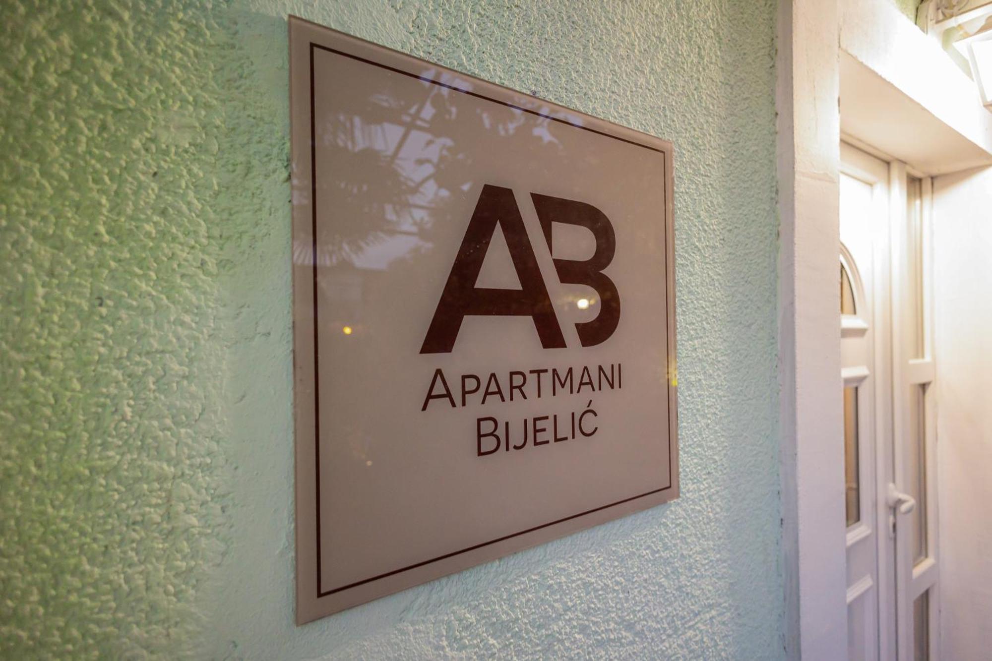 Apartmani Bijelic Hn Херцег-Нови Экстерьер фото